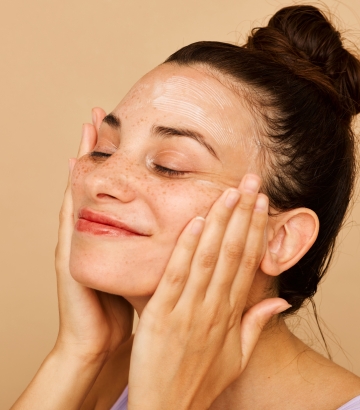 Exfoliants & Acids decoded. Get the lowdown on AHAs and BHAs